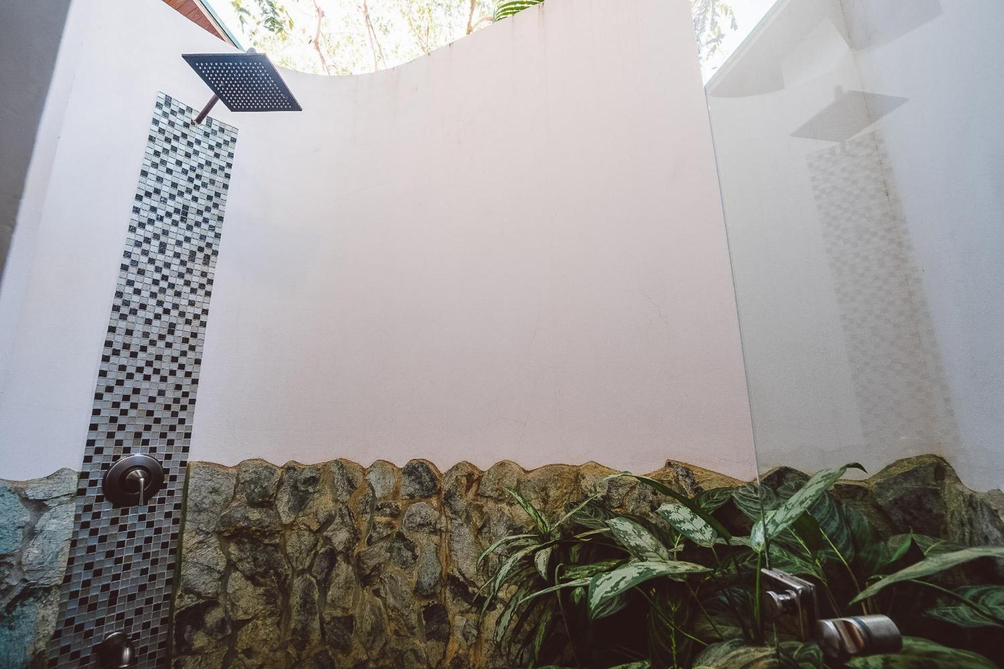 Iluminar Beachfront Suites Nosara Szoba fotó
